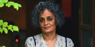 பாசிஸத்தை உச்சரிக்கத் தயங்குபவர்கள் அதன் கூட்டுச்சதியாளர்கள்: அருந்ததி ராய் பேட்டி