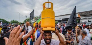 இலங்கை: இருப்பதையும் சூறையாடப்போகும் நிதி மூலதனம்!