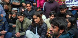 பாலியல் ஜல்சா கட்சிக்கு எதிராக களத்தில் இறங்கிய இந்திய மல்யுத்த வீராங்கனைகள்!