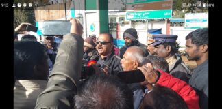 நீலகிரியில் ஆளுநர் மாளிகை முற்றுகை போராட்டம்!