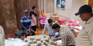 லஞ்சம், ஊழலில் திளைக்கும் கர்நாடக பாஜக மக்கள் மத்தியில் அம்பலப்பட்டு நிற்கிறது.