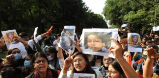 மனித குலத்திற்கே எதிரான அரசியல் செய்கிறார்களா ?