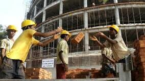 தொழிலாளர்களை இரத்தக்காவு கேட்கும் இனவெறி ஓநாய்கள்!