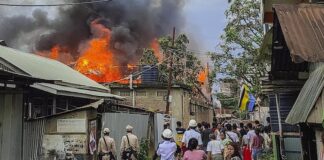 மணிப்பூரைப் பற்றி பேசு! ஆர்எஸ்எஸ் பாஜகவின் சட்டையைப் பிடி!