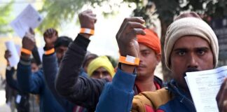 இந்திய தொழிலாளர்கள் விற்பனைக்கு!