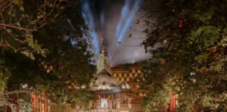 தேசத்தின் சொத்துக்களை சூறையாடிய அம்பானி வீட்டு திருமணத்தை பார்த்து ஆத்திரம் கொள்! அவனது சொத்துக்களை பறிமுதல் செய்யும் போராட்டத்தில் இறங்கு!