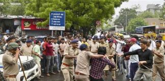 குஜராத் மாநில காங்கிரஸ் அலுவலகத்தின் மீது பாஜகவினரின் தாக்குதல்! ராகுல் காந்தியின் உயிருக்கு அச்சுறுத்தல்!!