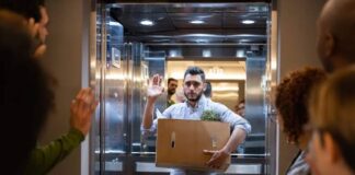 ஐடி துறையில் ஆயிரக்கணக்கில் ஆட்குறைப்பு! எதிர்த்துப் போராடாமல் தீர்வில்லை!.