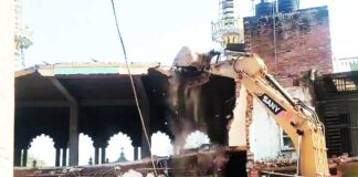 உ.பி.யில் மீண்டும் புல்டோசர்: கழிப்பறை காகிதம் ஆகிவிட்ட உச்ச நீதிமன்ற உத்தரவு !