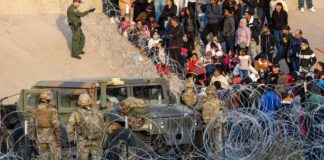 104 இந்தியர்களின் கை கால்களில் விலங்குகள்! உலக அரங்கில் நாறிக் கொண்டிருக்கும் இந்தியாவின் மானம்!!