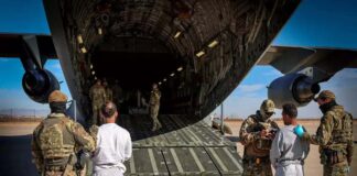 அமெரிக்காவிலிருந்து அவமானப்படுத்தி வெளியேற்றப்படும் இந்திய உழைப்பாளிகள்! ரத்தம் கொதிக்கிறது!