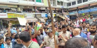 “நீ இந்தியாவைக் காட்டிக் கொடுக்கிறாய்!” “இஸ்ரேல் சிந்தாபாத்” – பாலஸ்தீன ஆதரவு போராட்டத்தில் சங்கிகள் கூச்சல்!