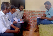 ஆணவப் படுகொலைக்கு பலியான கவின் பெற்றோருடன் கொடுந் துயரில் மக்கள் அதிகாரம் தோழர்கள் நேரில் சந்தித்து ஆறுதல்