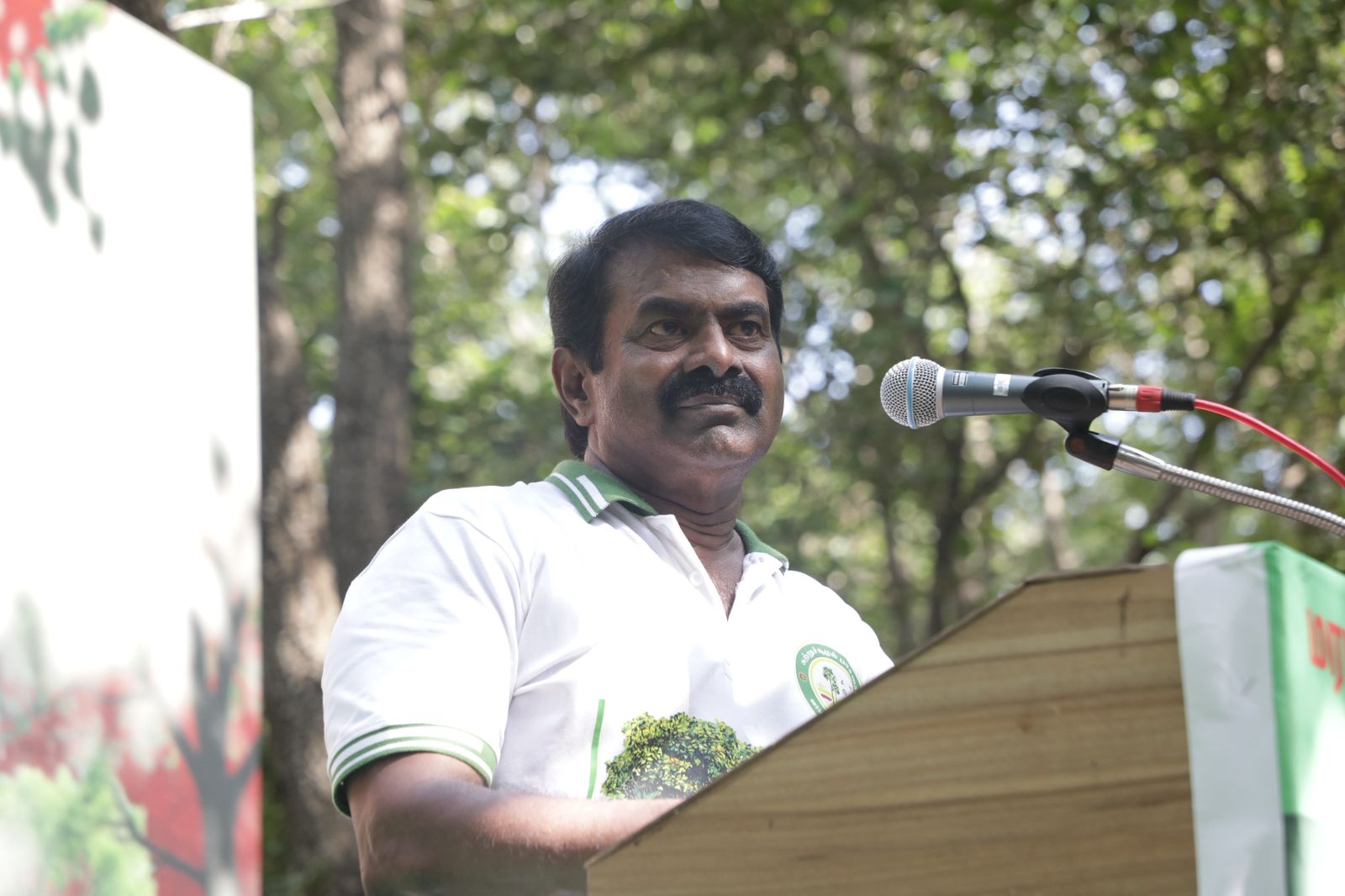 ‘மரத்தமிழர்களை’ உருவாக்கும் சீமான்!