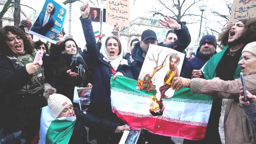 ஈரான் அரசுக்கு எதிராக மக்கள் போராட்டம்! தூபம் போடும் அமெரிக்கா!