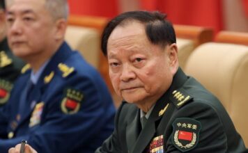 சீன ராணுவத்தில் கருப்பு ஆடு.. சீனா ஒரு கம்யூனிச நாடு என சத்தியம் செய்பவர்களுக்கு அர்ப்பணம்!