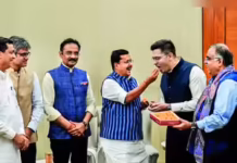 பாஜகவுக்குத் தாவிய ஆம் ஆத்மி எம்.பிக்கள்: புழுத்து நாறும் பாராளுமன்ற ஜனநாயகம்!