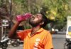 எரியும் இந்தியா: தகிக்கும் வெயிலில் தவிக்கும் தொழிலாளர்கள்”
