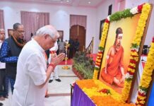ஆர்.என்.ரவி வழியில் திருவள்ளுவரை ‘காவிமயமாக்கும்’ சங்கி ஆளுநர் அர்லேகர்!